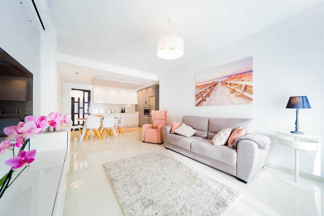 Luxurious 2 Bedroom Apartment Near The Beach Torre de la Horadada Екстериор снимка
