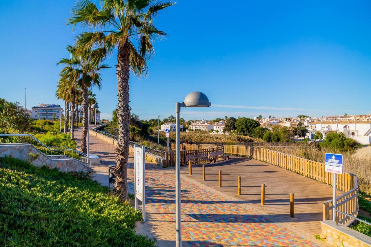 Luxurious 2 Bedroom Apartment Near The Beach Torre de la Horadada Екстериор снимка